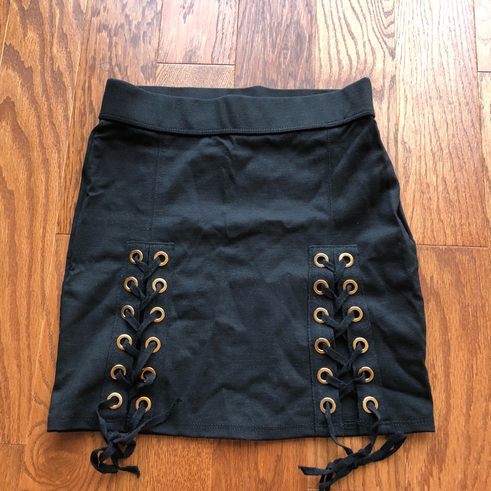 Mini tie up skirt